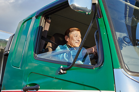 interview_480_320_長谷川鉄也02